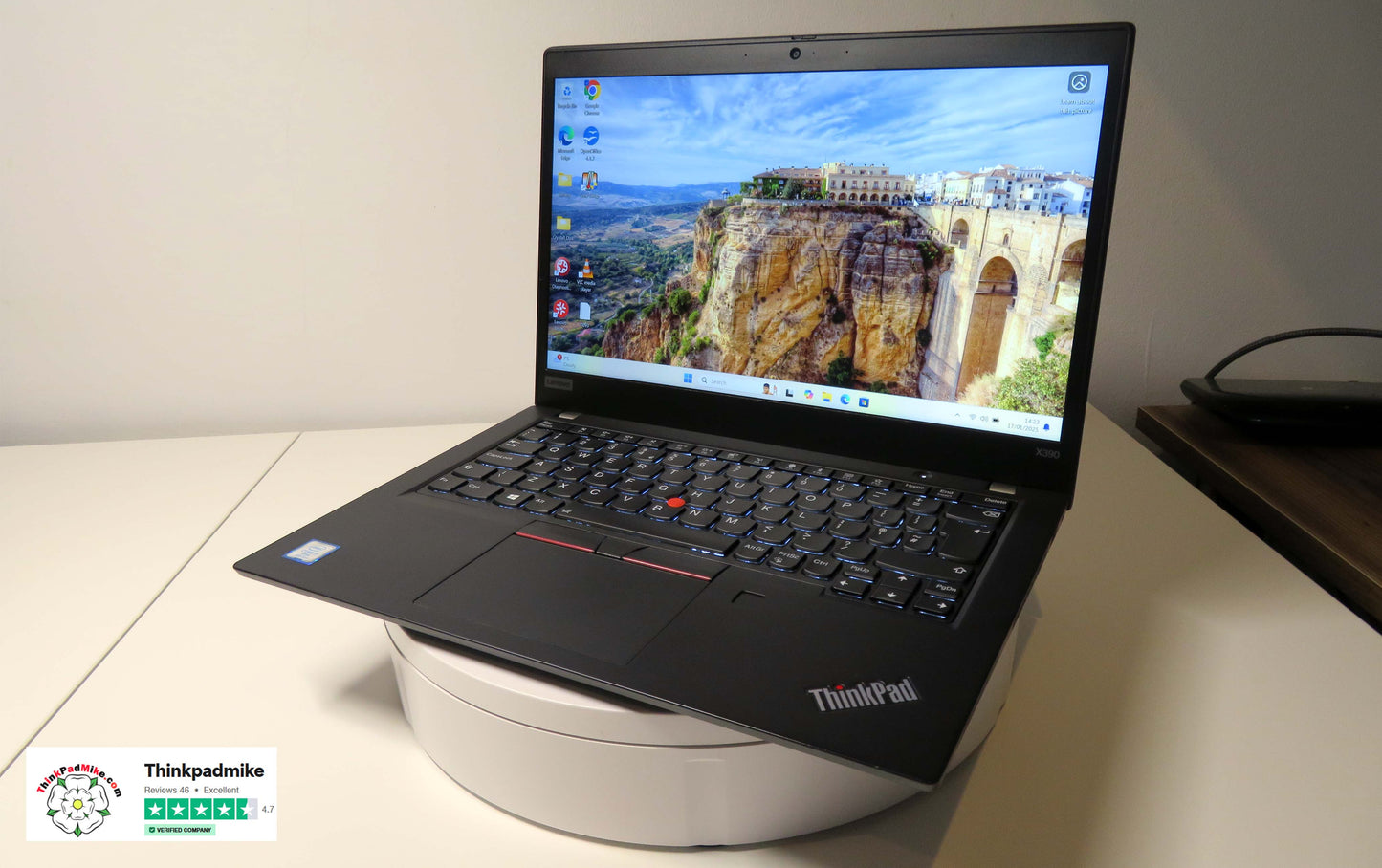 Lenovo ThinkPad x390 i7 1.9Ghz 8665U 16GB RAM 512GB SSD IPS Touch Screen B\L KB (1093)