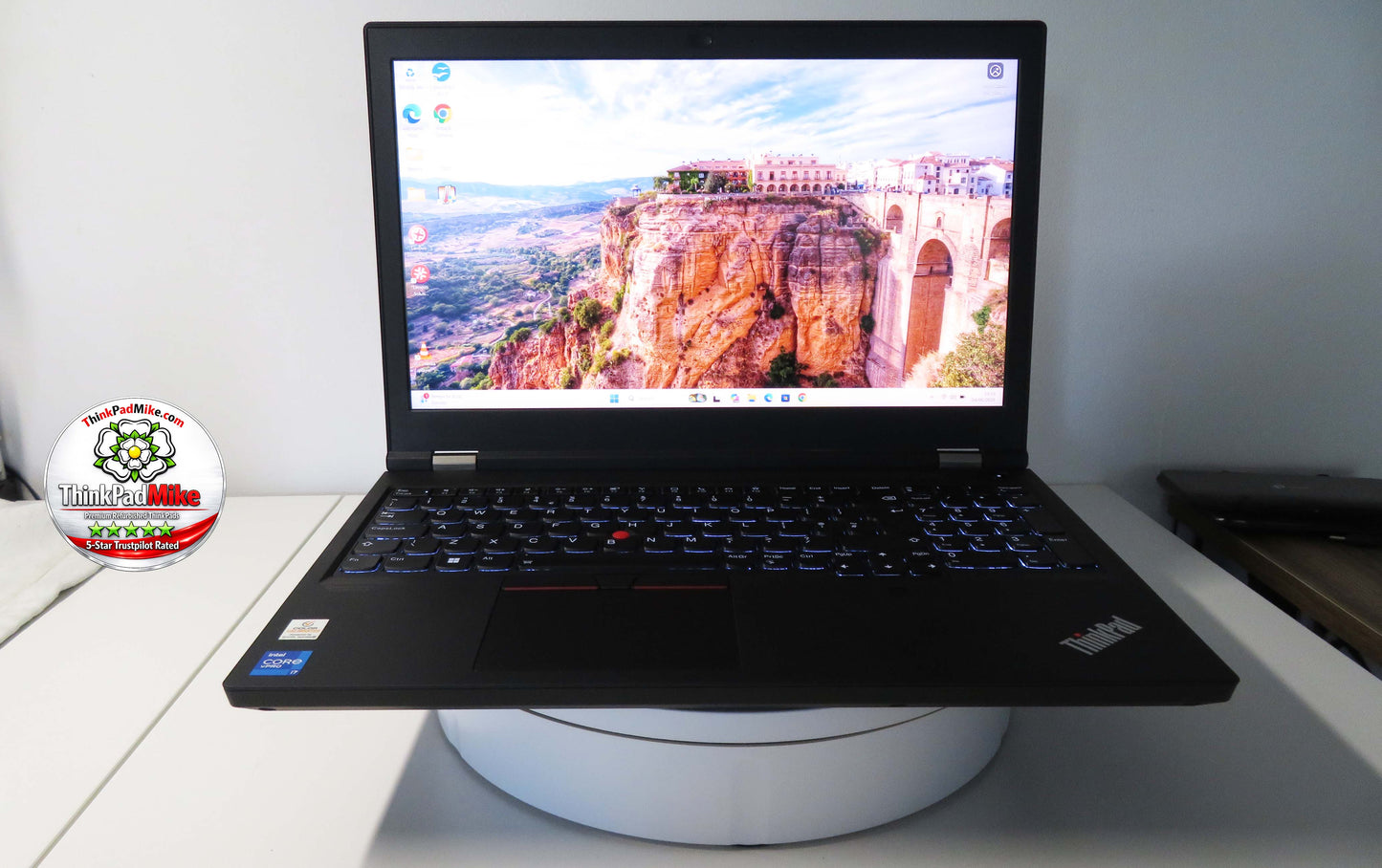 Lenovo ThinkPad P15 i7 11850H *8 CORE* 32GB RAM 512GB SSD UHD NVIDIA T1200 (1357)