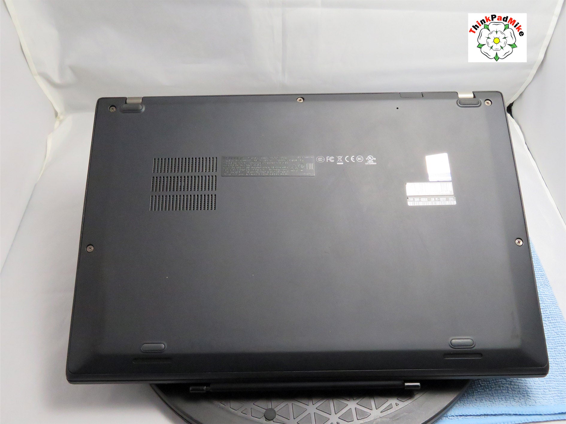 Lenovo ThinkPad x1 Carbon 5th Gen i7 7500U 2.7Ghz 8GB RAM 256GB