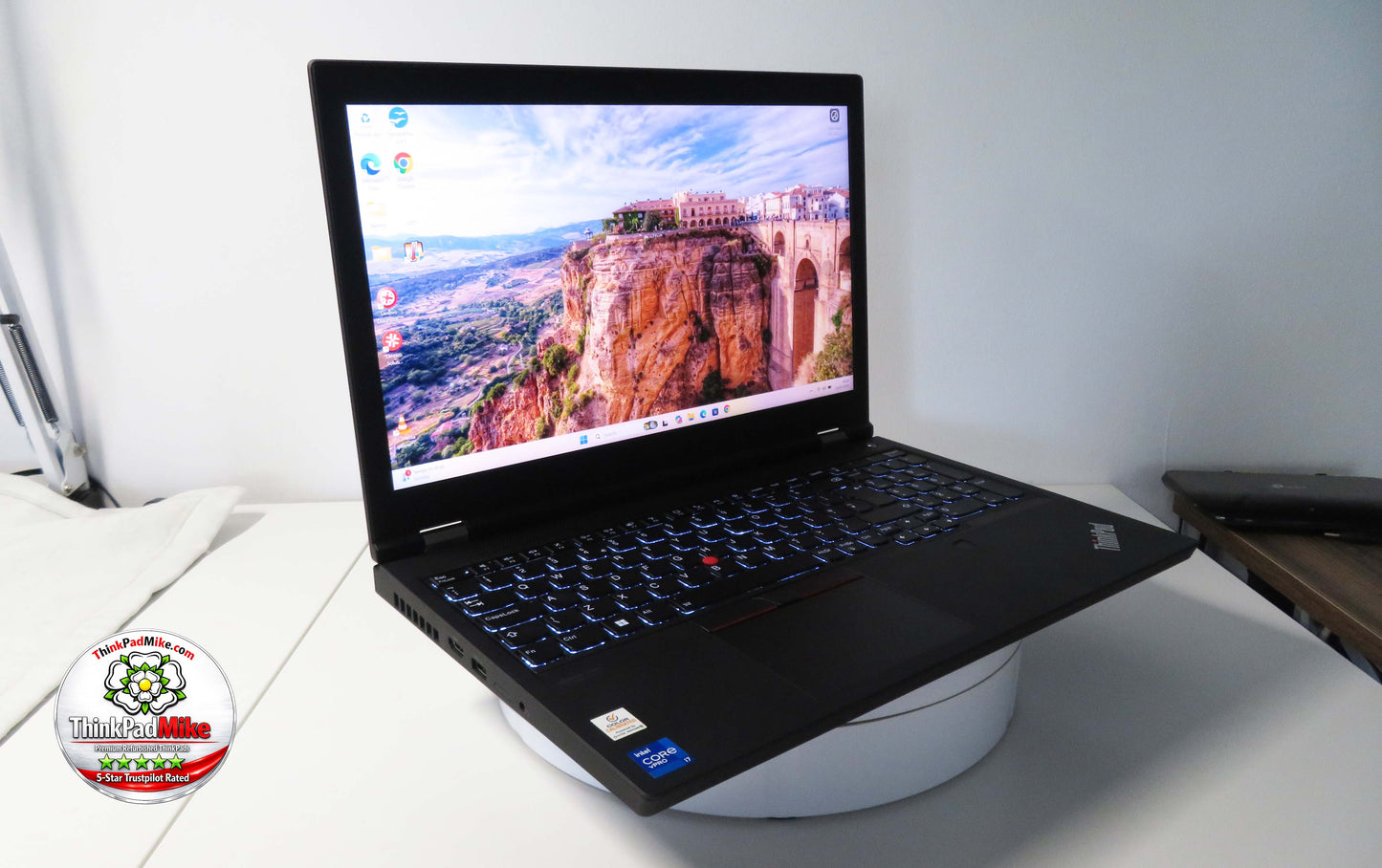 Lenovo ThinkPad P15 i7 11850H *8 CORE* 32GB RAM 512GB SSD UHD NVIDIA T1200 (1357)